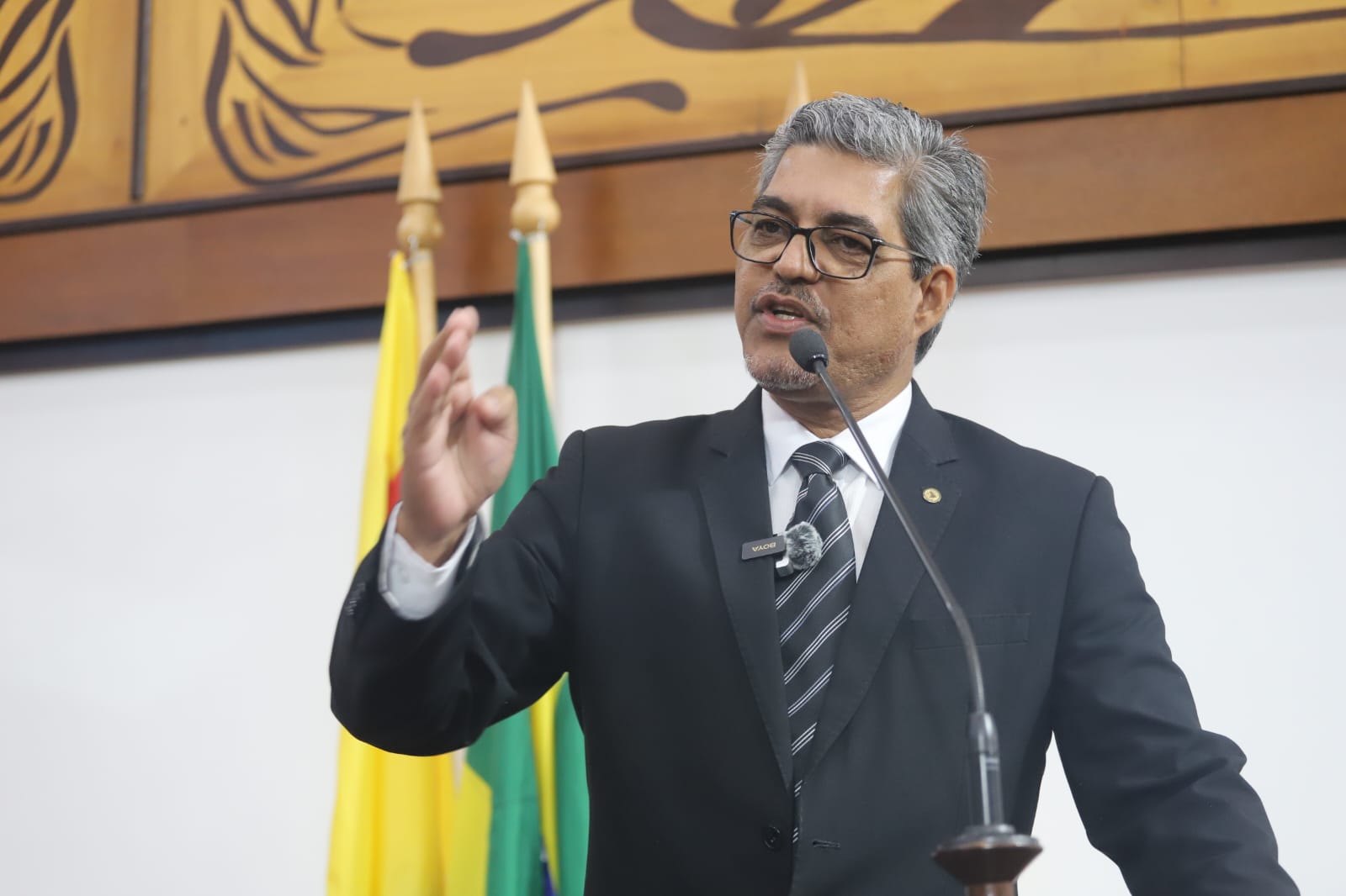 Edvaldo Magalhães denuncia que barqueiros que prestam serviços à Educação estão há três meses com salários atrasados